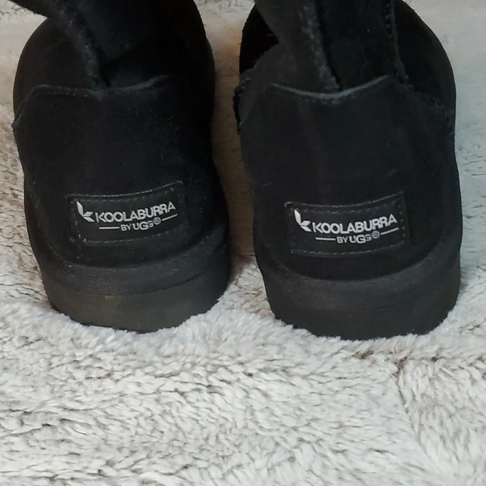 KOOLABURRA by UGG Black Faux Suede and Fur Lined Flat Heel Boots-NWOT-US… - Picture 4 of 13